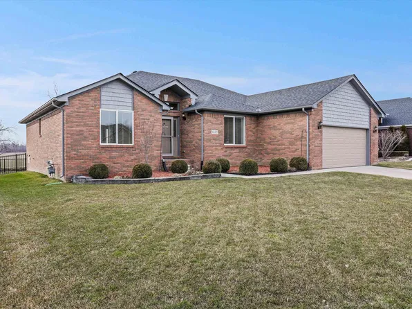 55377 Fallbrooke Dr, Macomb, MI 48042