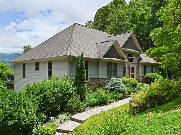 224 Hawks Crest Ln, Weaverville, NC 28787