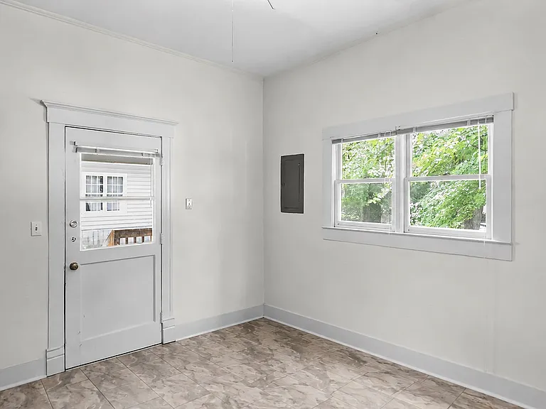 211 Armour St — Photo 12