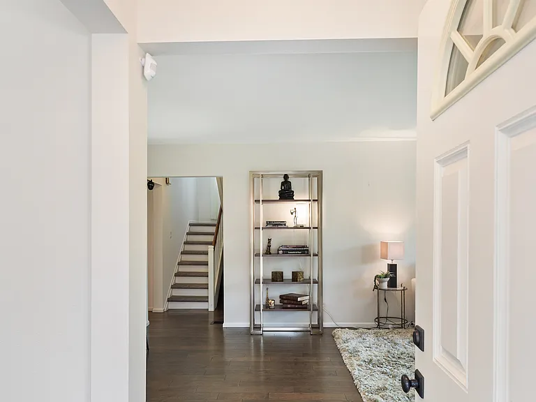 3089 W Lake Sammamish Pkwy NE — Photo 5