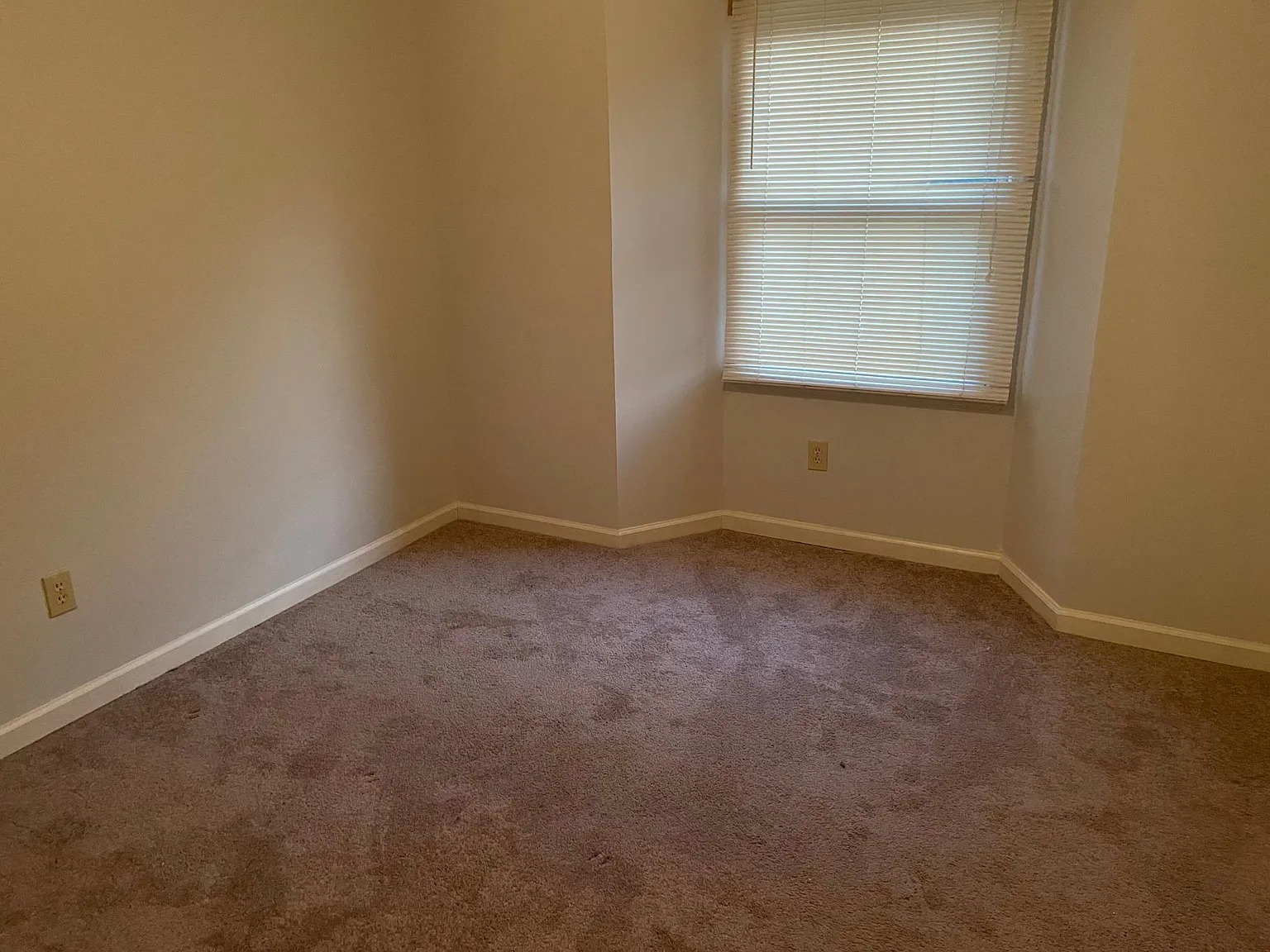 2 bed, 890 sqft, $1,400 — Photo 4