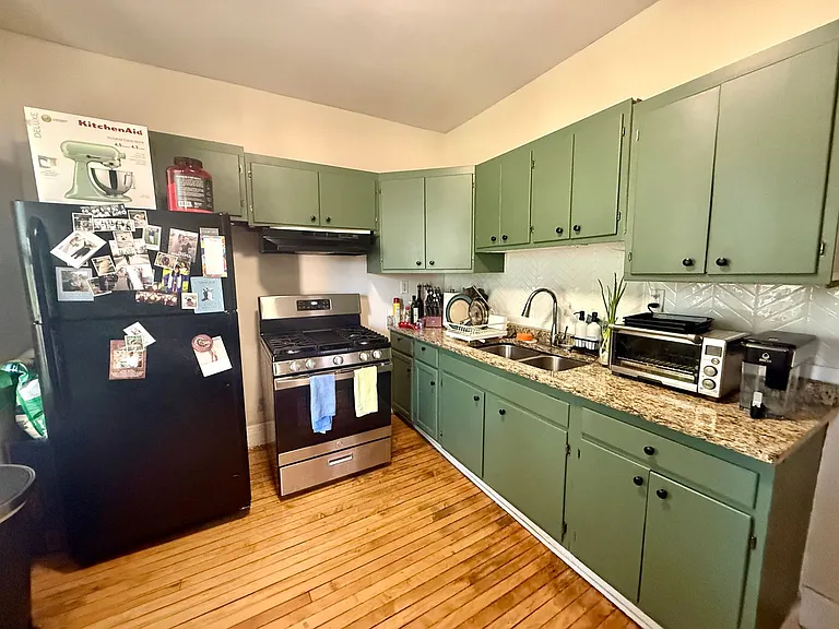 47 Chicago Ave — Photo 5