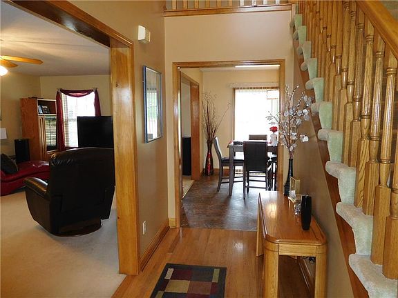 3rd image of 3308 Hanthorn Ave