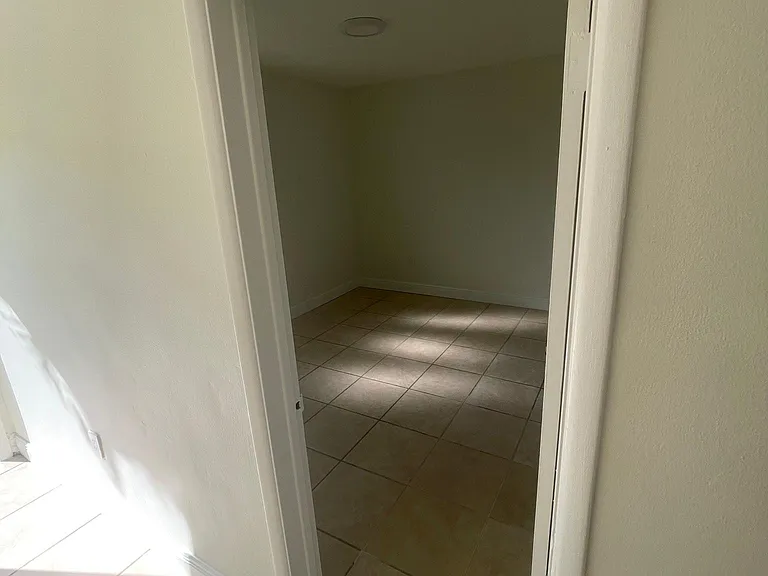 1023 NW 36th Ave #3 — Photo 5