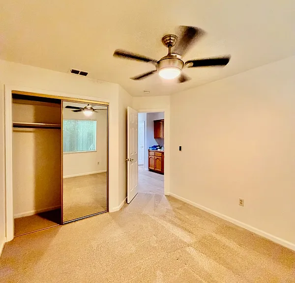 5663 Montclair Cir — Photo 29