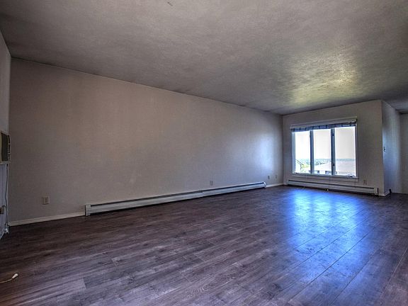 4th image of 2225 E Foothills Dr