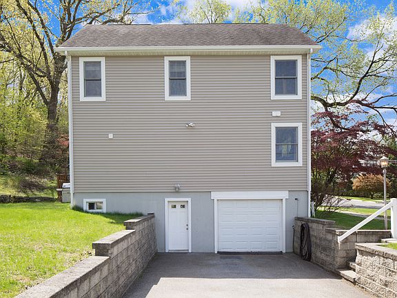 4th image of 543 Almena Ave
