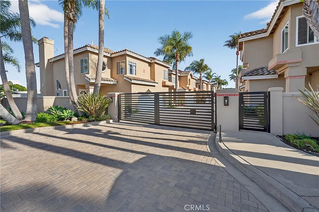 4 bed, 2.5 bath, 1903 sqft, $6,000 — Photo 3