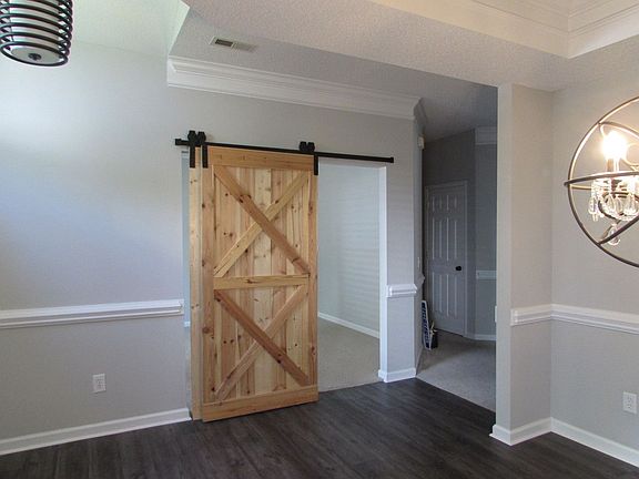 5th image of 105 Walmsley Pl