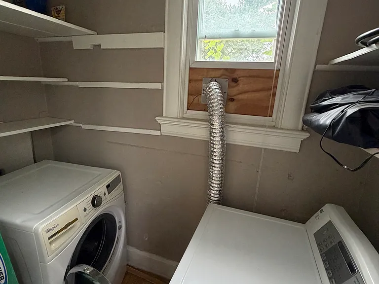 200 E Main St — Photo 3