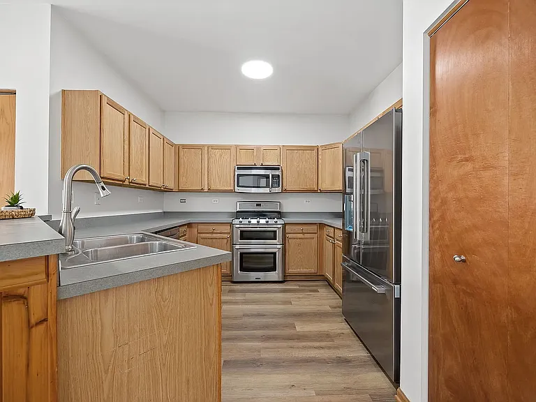 262 Springbrook Trl S — Photo 5