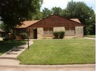 1618 E 11th Ave, Winfield, KS 67156
