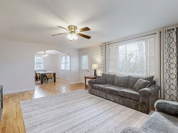 4th image of 400 N 8th St
