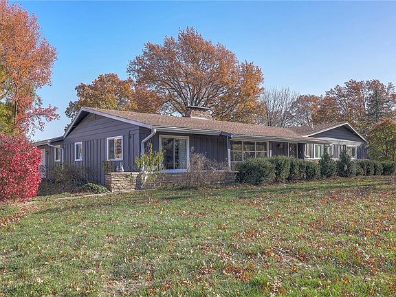 4th image of 4425 Larson Ave