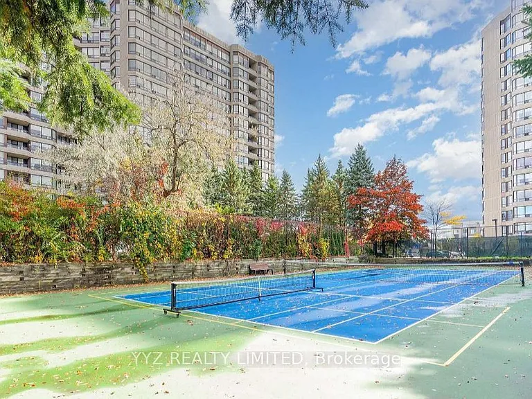 7440 Bathurst St #807 — Photo 18