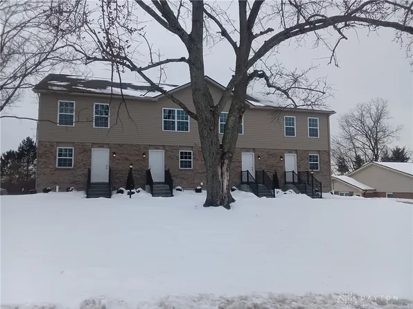 7693 Brams Hill Dr, Centerville, OH 45459