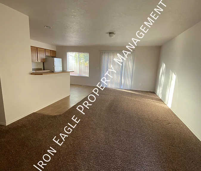 3015 W Marbeth Ct — Photo 4