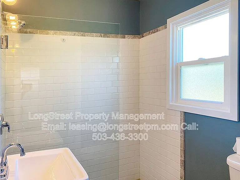 184 Gwinn St W — Photo 27