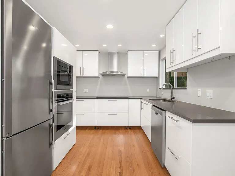 8635 NE 137th St — Photo 9