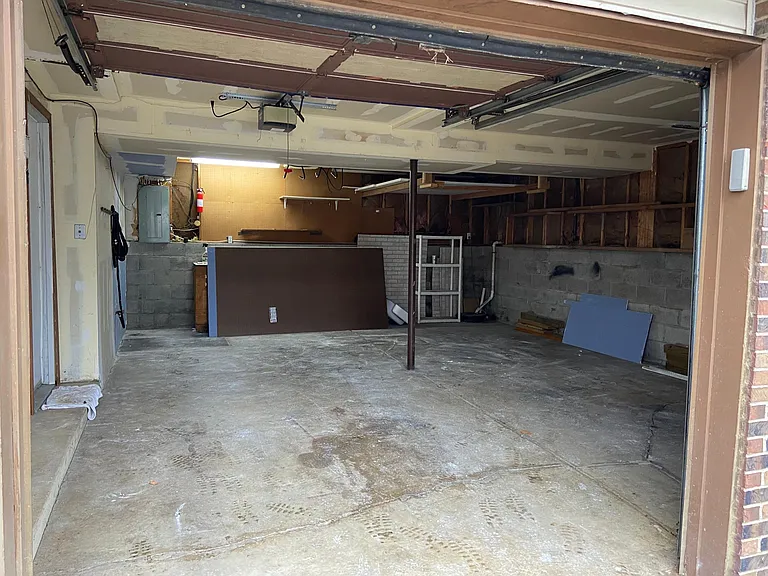 2136 Jeffey Dr — Photo 34