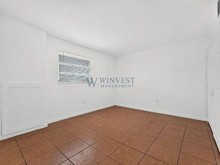 Presidential View Apartments — Photo 37