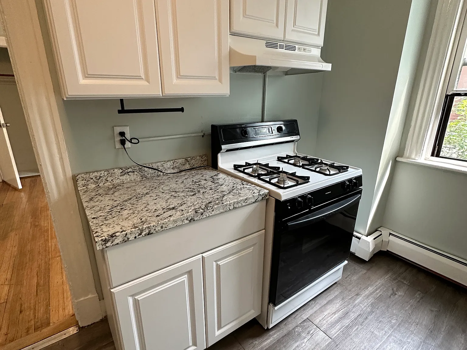 2 bed, 1000 sqft, $1,249 — Photo 3