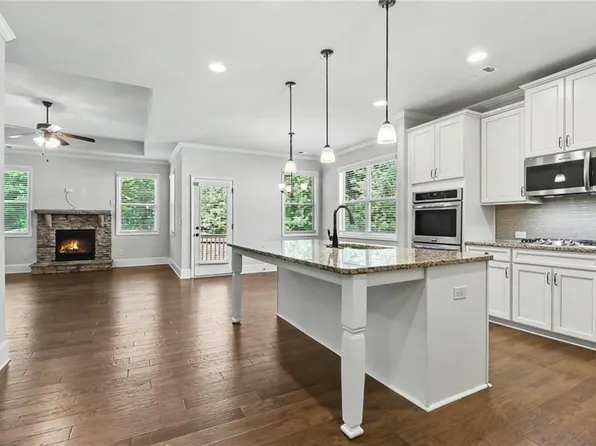 5985 Carruth Lake Dr, Cumming, GA 30028