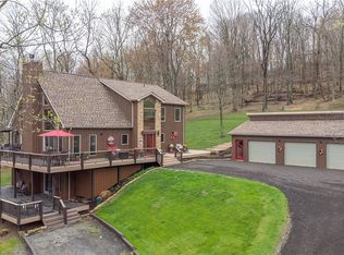 200 Whitetail Wood Ln, Washington, PA 15301