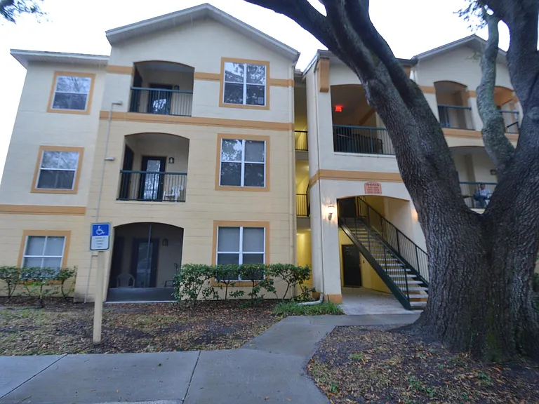 5604 Pinnacle Heights Cir #305 — Photo 6