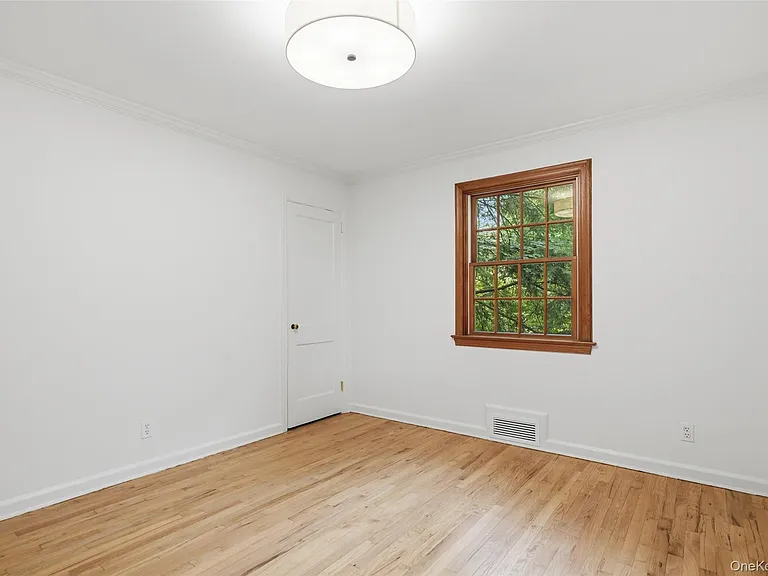 84 Pound Ridge Rd — Photo 14