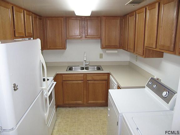 3rd image of 48 Club House Dr APT 104