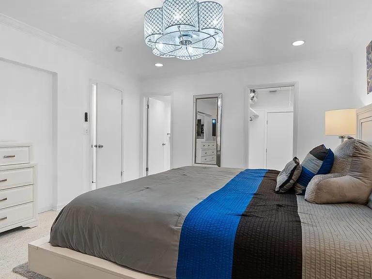 410 Venetian Dr — Photo 14