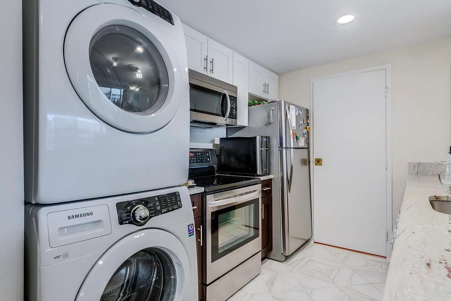 1 bed, 1.0 bath, 765 sqft, $2,900 — Photo 4