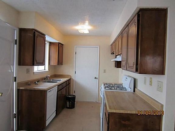 2nd image of 10729 Gemstone St
