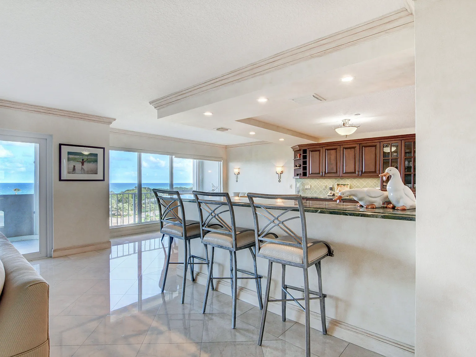 2 bed, 2.0 bath, 1904 sqft, $7,500 — Photo 3