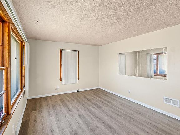 4th image of 4312 Maggie Ln