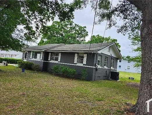 3 bed, 1206 sqft, $1,850 — Photo 2