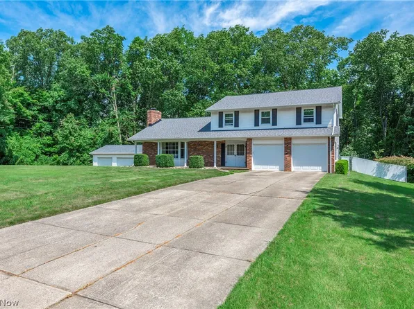 1575 Laurie Ln, Hinckley, OH 44233