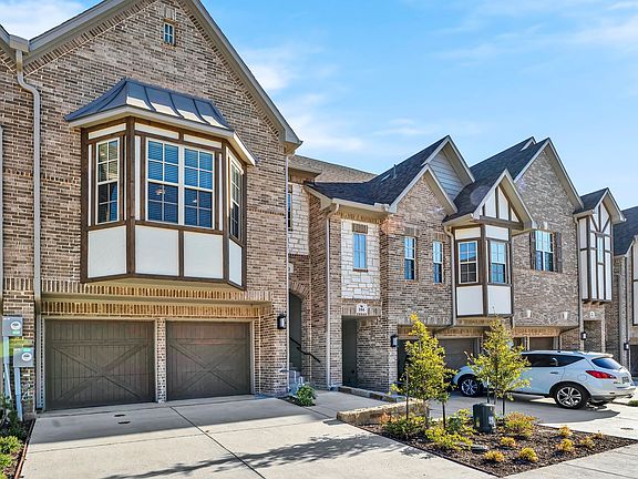 3rd image of 102 Harwood Dr