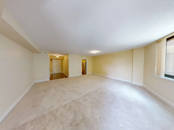 4550 N Park Ave APT 203, Chevy Chase, MD 20815