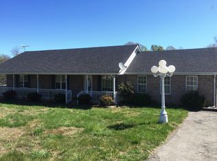 1765 Maple Valley Rd, Charlotte, TN 37036