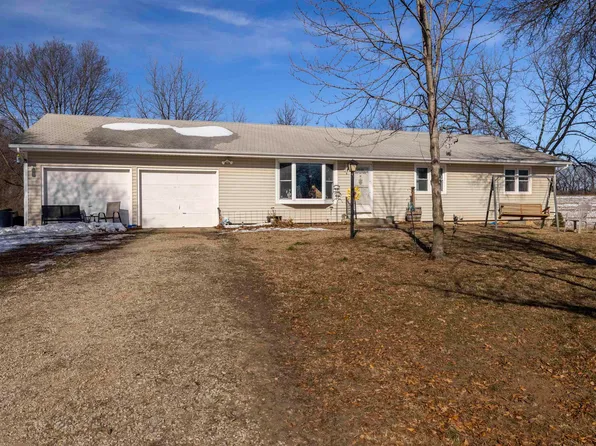 7916 22nd St, Perry, KS 66073