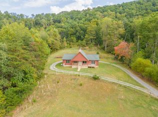3388 Saunders Rd, Vinton, VA 24179