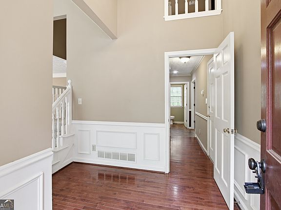 5th image of 4822 Thornwood Dr NW