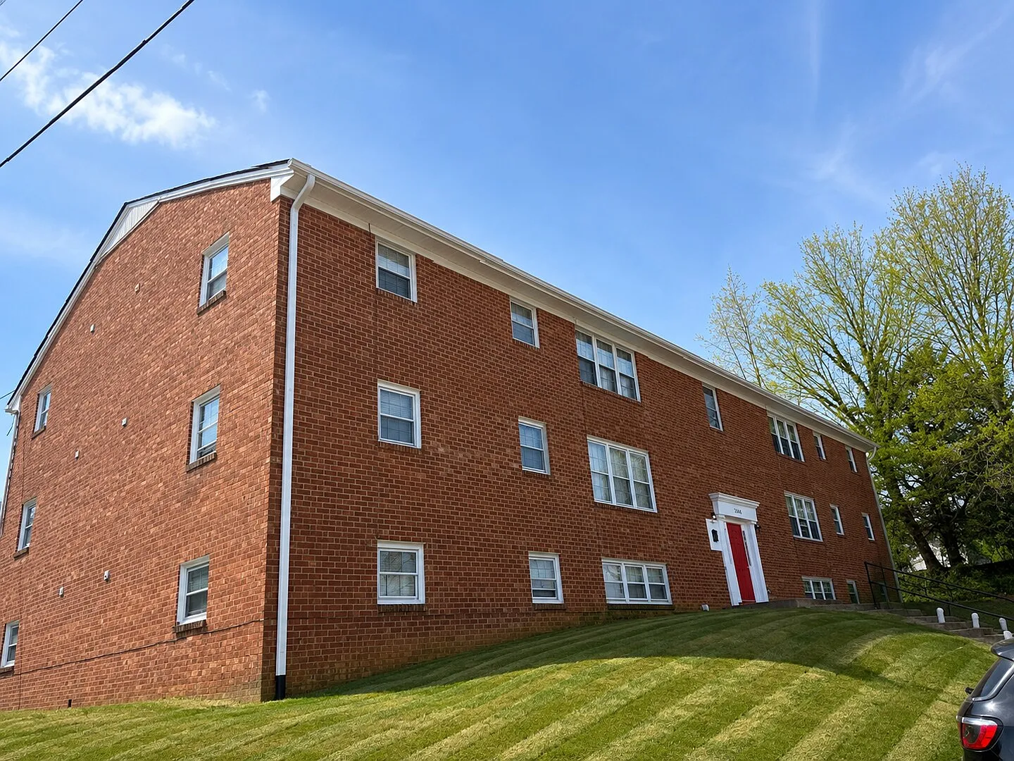 Highland Heights Apartments — Photo 1