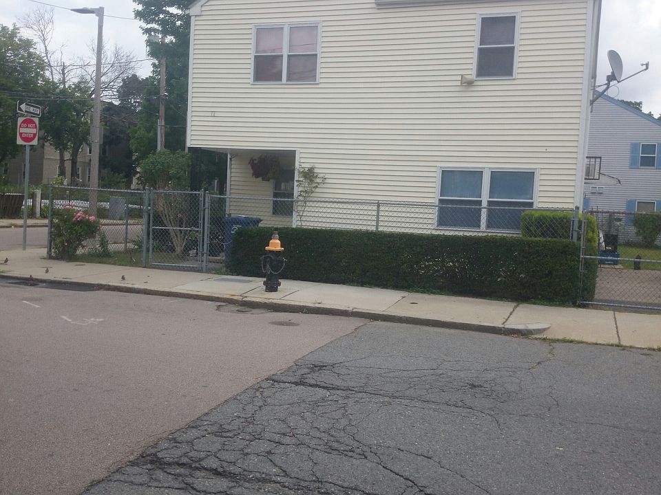 1st image of 25 Balsam St
