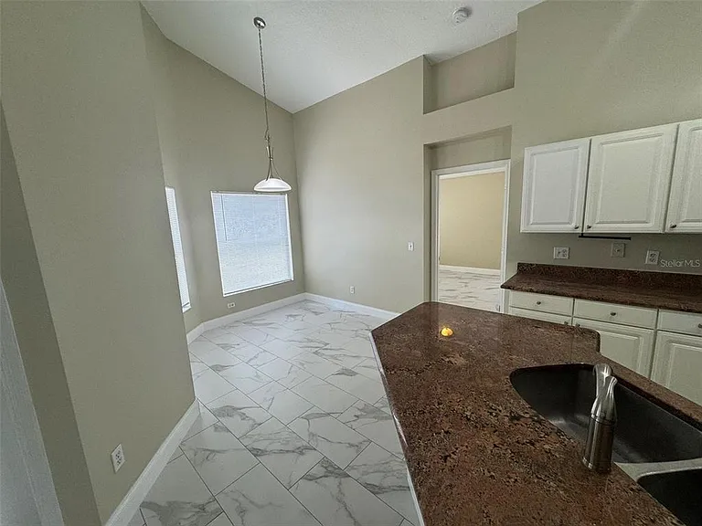 2347 Blake Way — Photo 10