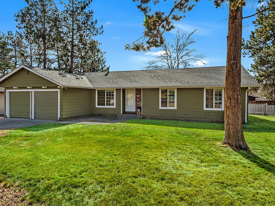 1st image of 2701 NE Canyon Park Pl