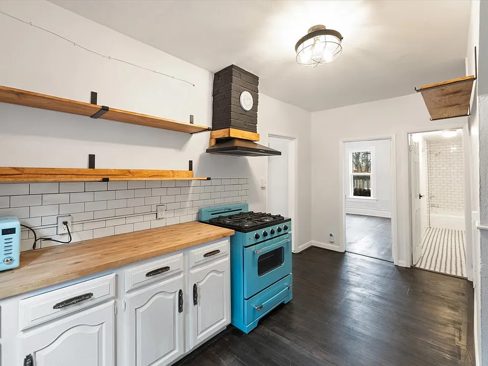 125R Ruxton Ave #2