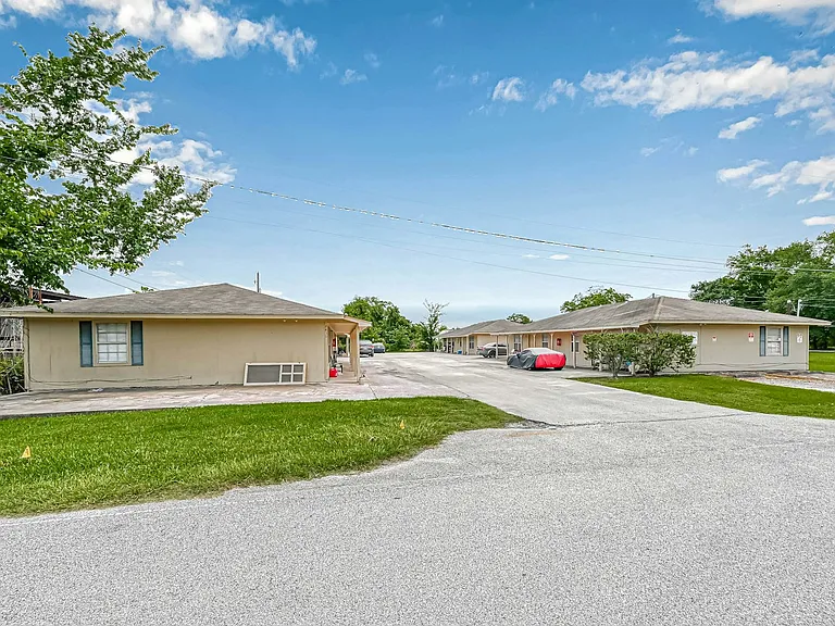 8430 Round Rock Dr #1 — Photo 2